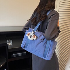 秋冬新款跨境大容量纯色百搭通勤休闲布包羽绒棉服包单肩手提拎包