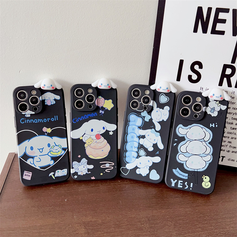 适用iPhone15promax黑壳蜂蜜玉桂狗手机壳趴趴套苹果14公仔支架13