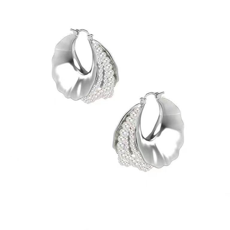 1 Pair IG Style Simple Style Geometric Imitation Pearl Copper Hoop Earrings display picture 1
