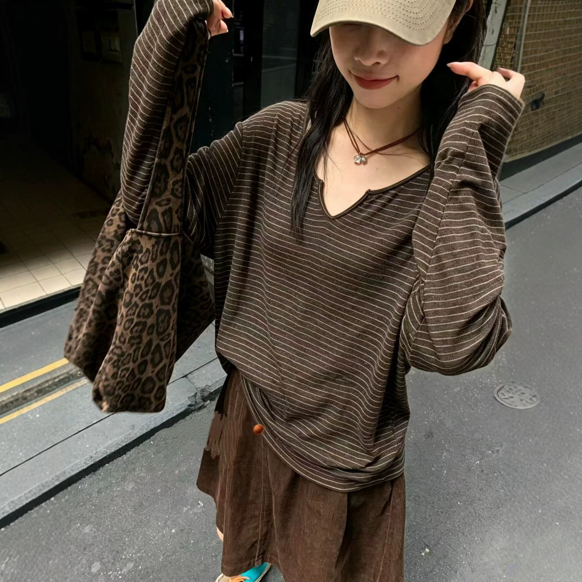 a89-96    穿不腻的羊绒tee" 早秋v领条纹慵懒长袖T恤