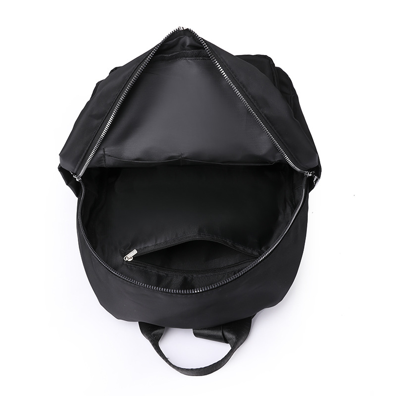 Mochila de nailon de gran capacidad para mujer 2024 nueva mochila casual al aire libre mochila de viaje ligera al por mayor