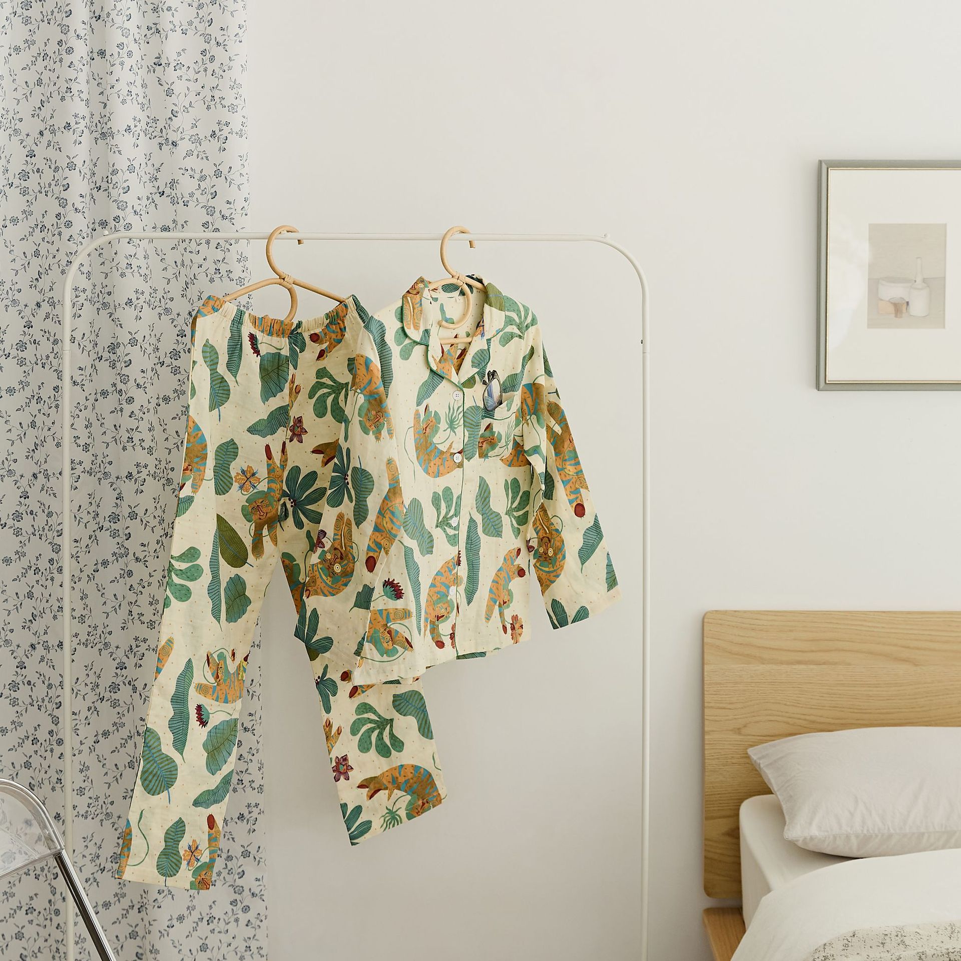 Traje informal de alta gama para el hogar, de algodón puro, de doble capa de gasa fina, de manga larga, con diseño del zodiaco del año del tigre de primavera, verano y otoño.