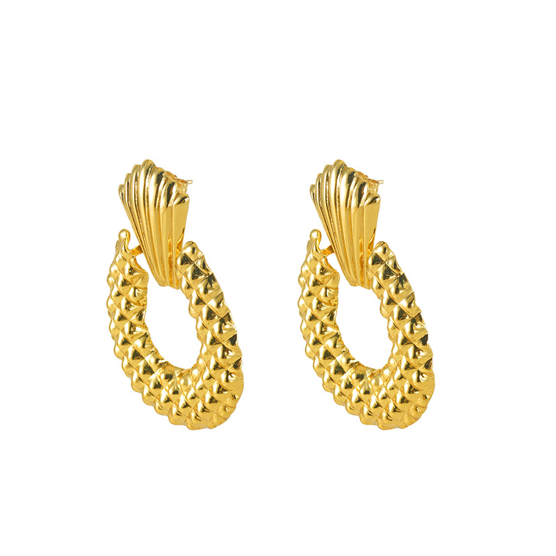 Nuevos pendientes europeos y americanos Diseño hueco creativo Pendientes de gota de agua de piña Pendientes de estilo frío de textura mate Pendientes mujeres