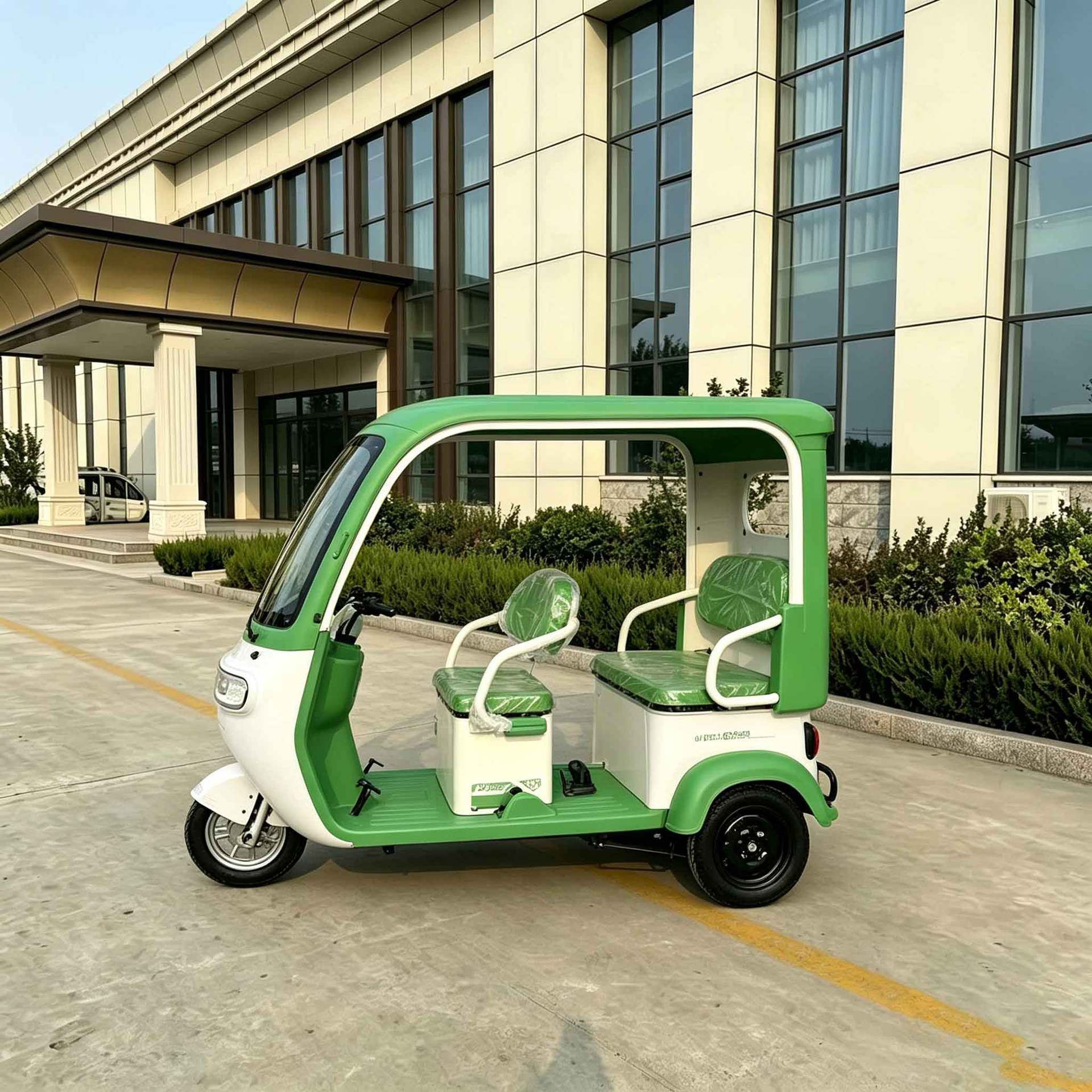Cross-Border Exclusive Supply of Three-Wheeled Tuk-Tuks, Semi-Enclosed Passenger Tricycles, Durable Tuk-Tuks for the African Market, Quality Tuktuk