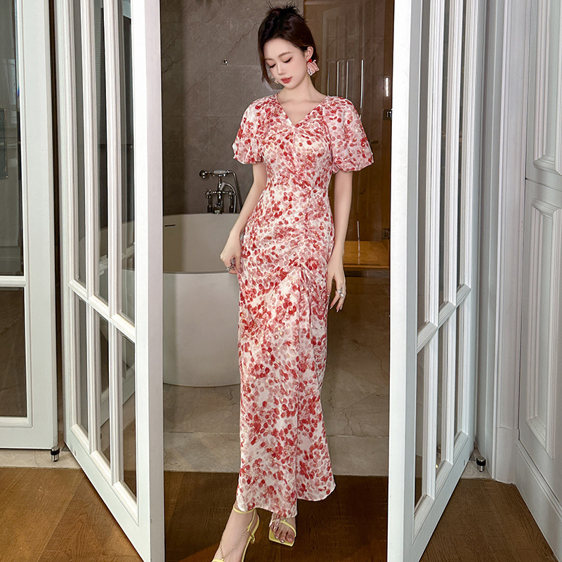 2026 New Summer Women's Clothing French Style V-Neck Puff Sleeves Waist-Cinching Slimming Pleated Floral Dress 30921