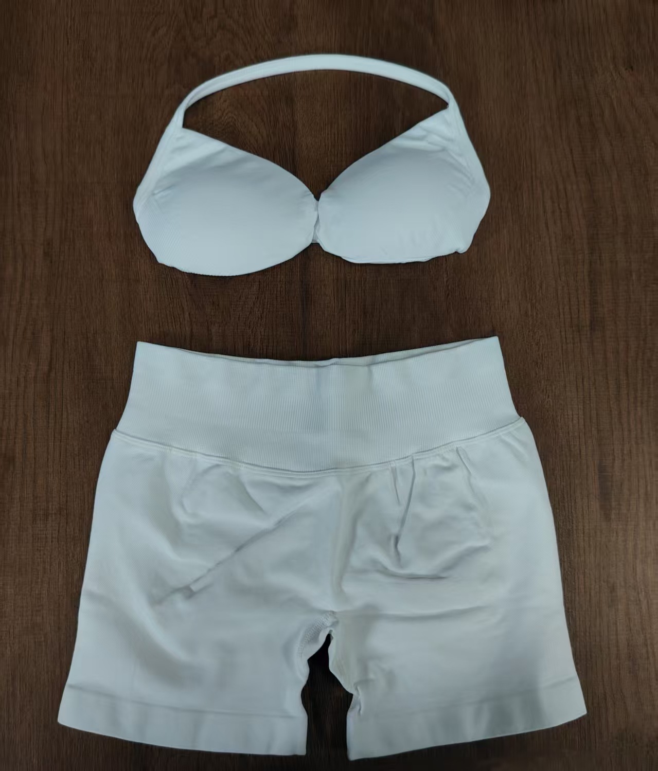 Conjunto DF Amazon pantalones cortos explosivos sujetador pequeño alto elástico superfino nailon halter cuello hermoso chaleco deportivo trasero