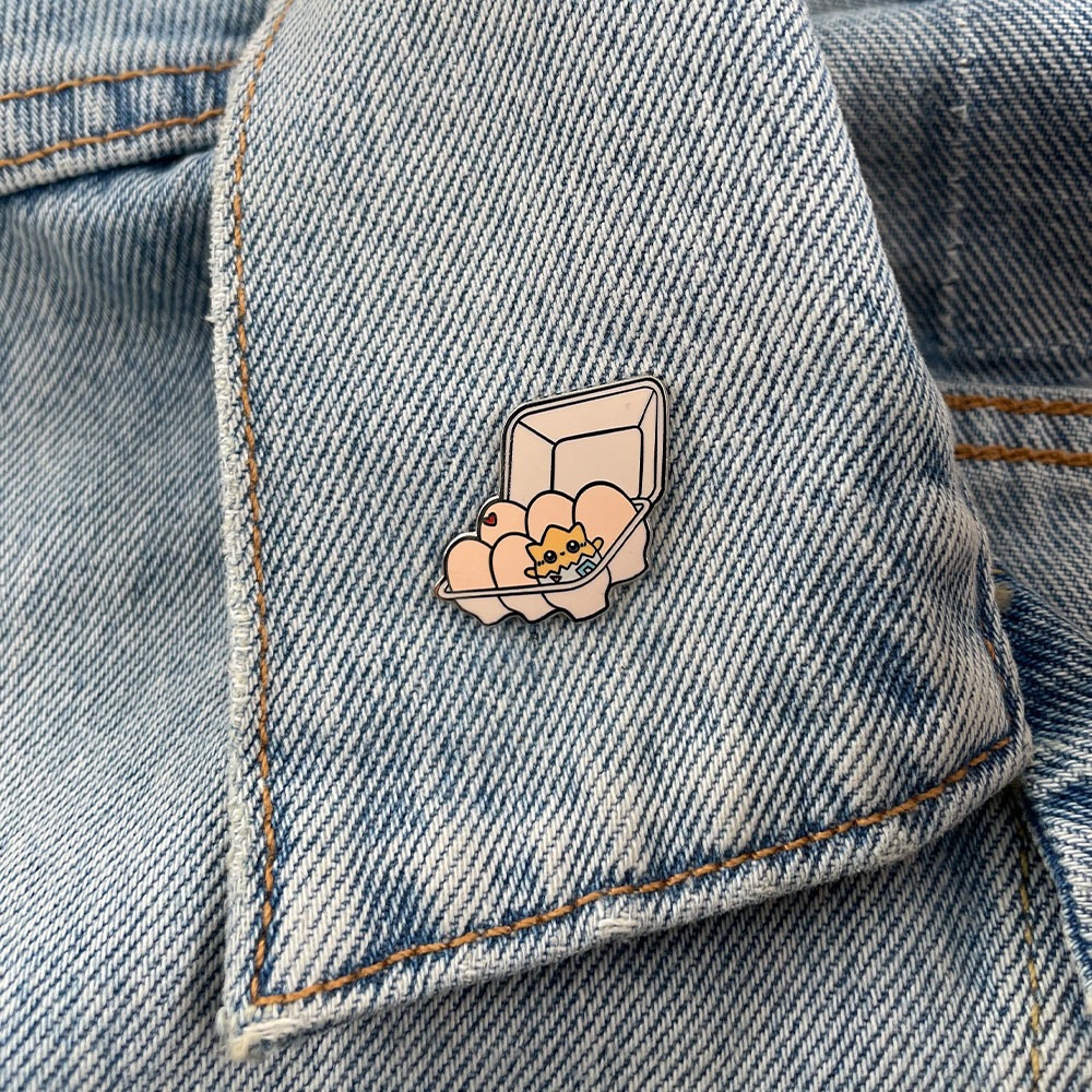 Cute Elf Egg Holder Enamel Pin Unique Design Badge Game Daily Fun Mix-and-Match Backpack Accessory