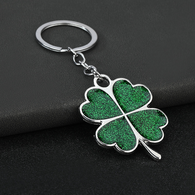 Slip-on Clasp Closure Type Simple Style Four Leaf Clover Zinc Alloy Unisex Slip-on Keychain