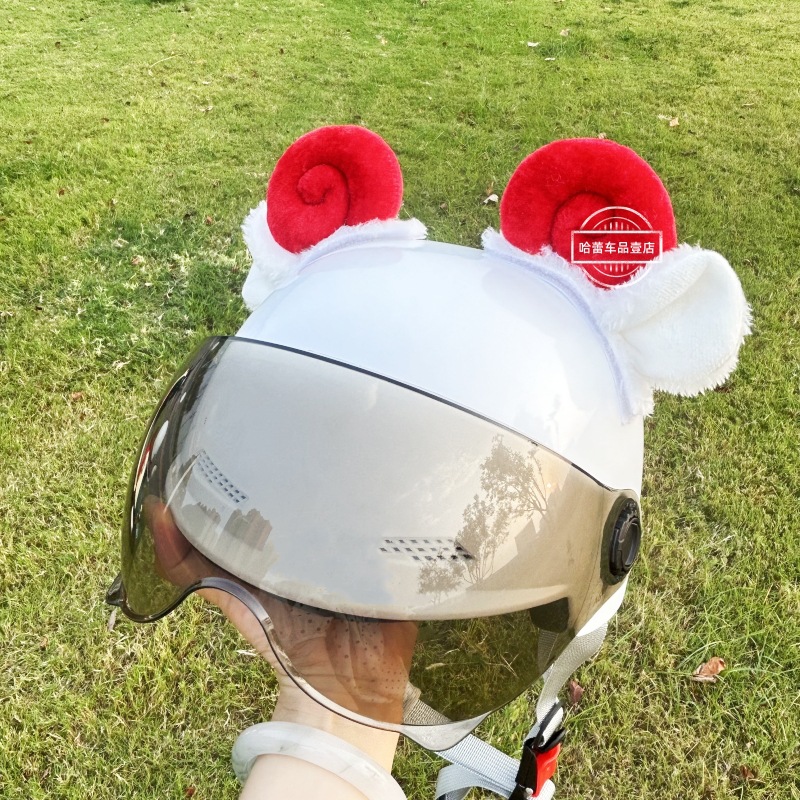 Ski Helmet with Sheep Horn Ears, Helmet Accessories, Motorcycle, Motorcycle, Electric Vehicle Helmet, Cute Little Sheep Ears Three-Dimensional Decoration