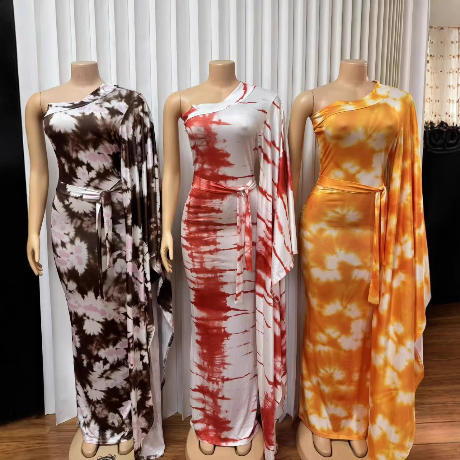 Bold Tie-Dye Batwing Sleeve Maxi Dress With High Waist & Open Back - Bohemian Beach Party Dress Soft & Flowy Milk Silk Fabric_ecoleips.com