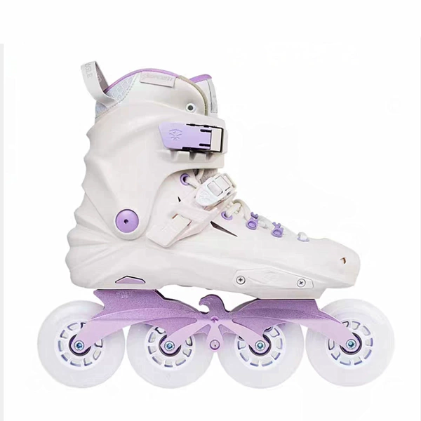 Bai Zi pair of shoes