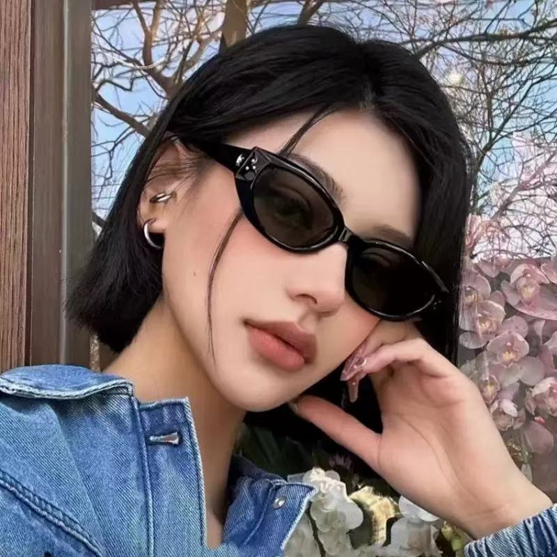 Black New Style Gm Sunglasses for Women, High-End Glasses for Men, Sun Protection and Uv Protection for Driving, Cat-Eye Sunglasses with Black Frame Black New Style Gm Sunglasses for Women, High-End Glasses for Men, Sun Protection and Uv Protection for Driving, Cat-Eye Sunglasses with Black Frame