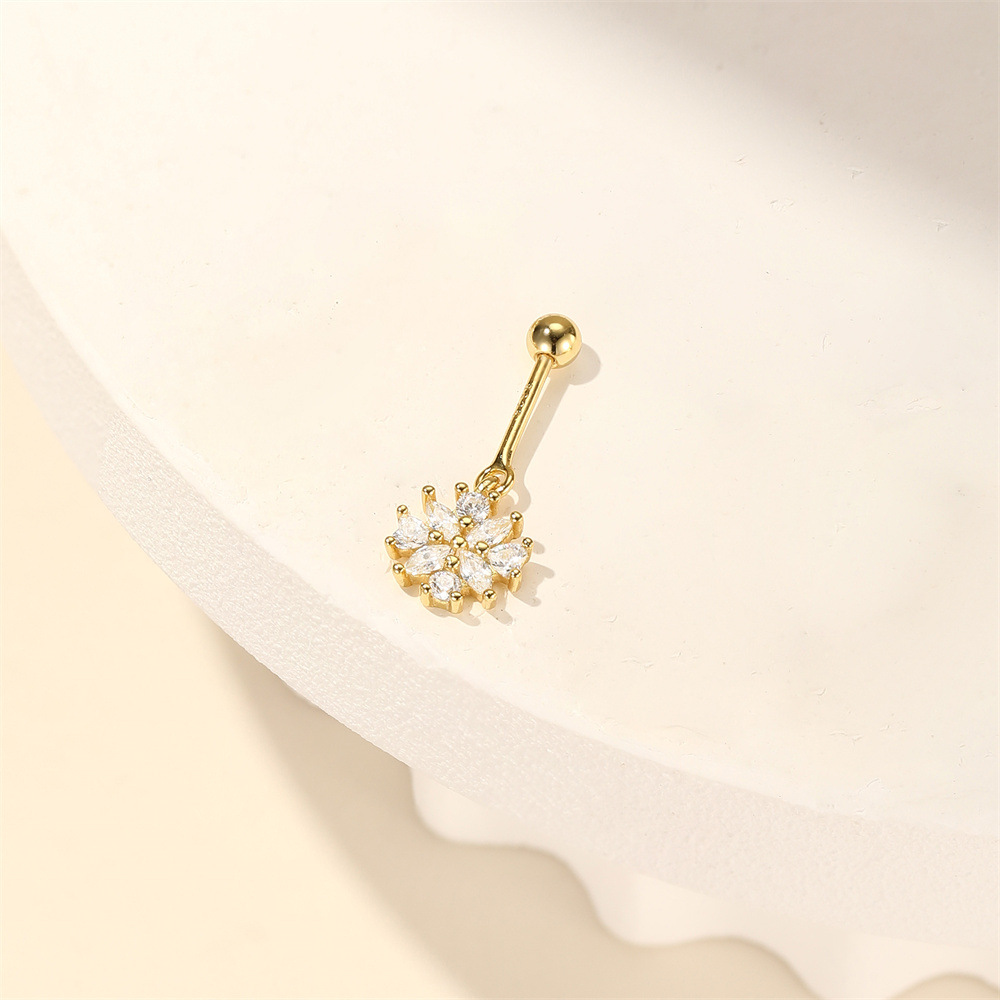 1 Piece Ear Cartilage Rings & Studs Elegant Simple Style Heart Shape Snowflake 925 Sterling Silver Zircon Ear Cartilage Rings & Studs display picture 10