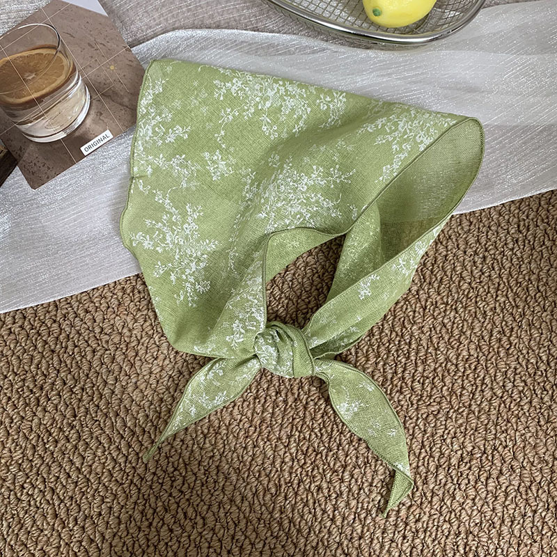 Bufanda triangular floral, pañuelo de seda, sentido de alta gama, moda de primavera y verano, bufanda pequeña de todo fósforo, pañuelo en la cabeza, cinturón para el cabello de estilo pastoral femenino de verano, accesorios para el cabello