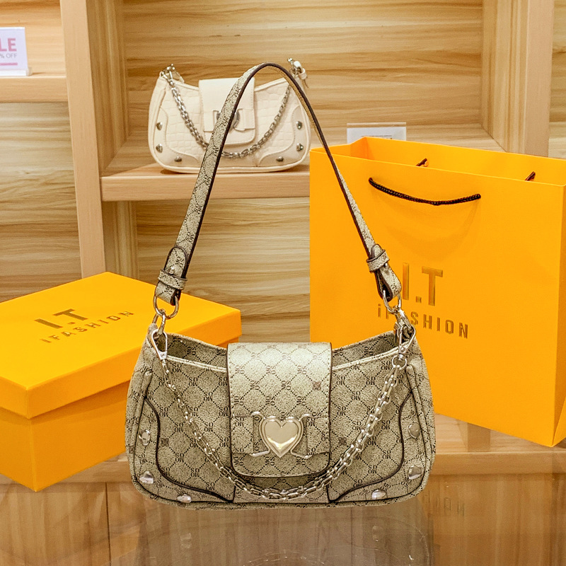 2026 New Trendy Heart-Shaped Sweet & Cool Girl's Underarm Bag, Versatile Luxury Single Shoulder Crossbody Bag - Thumbnail 4