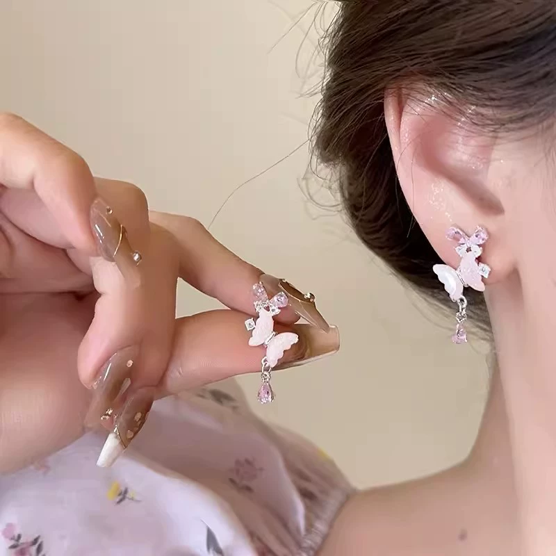 Brand universal small earrings from pearl