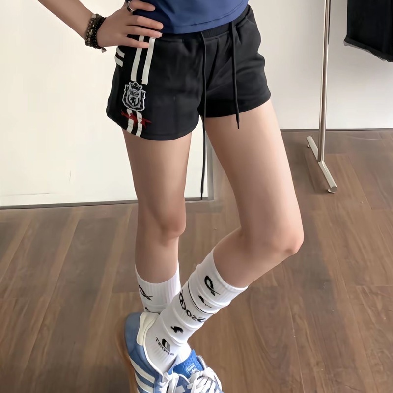 アメリカンメダルストライプカジュアルウェビングスポーツショーツ女性の夏の新しい韓国スタイル甘くてクールなストレートレングスホットパンツ七分パンツ|undefined