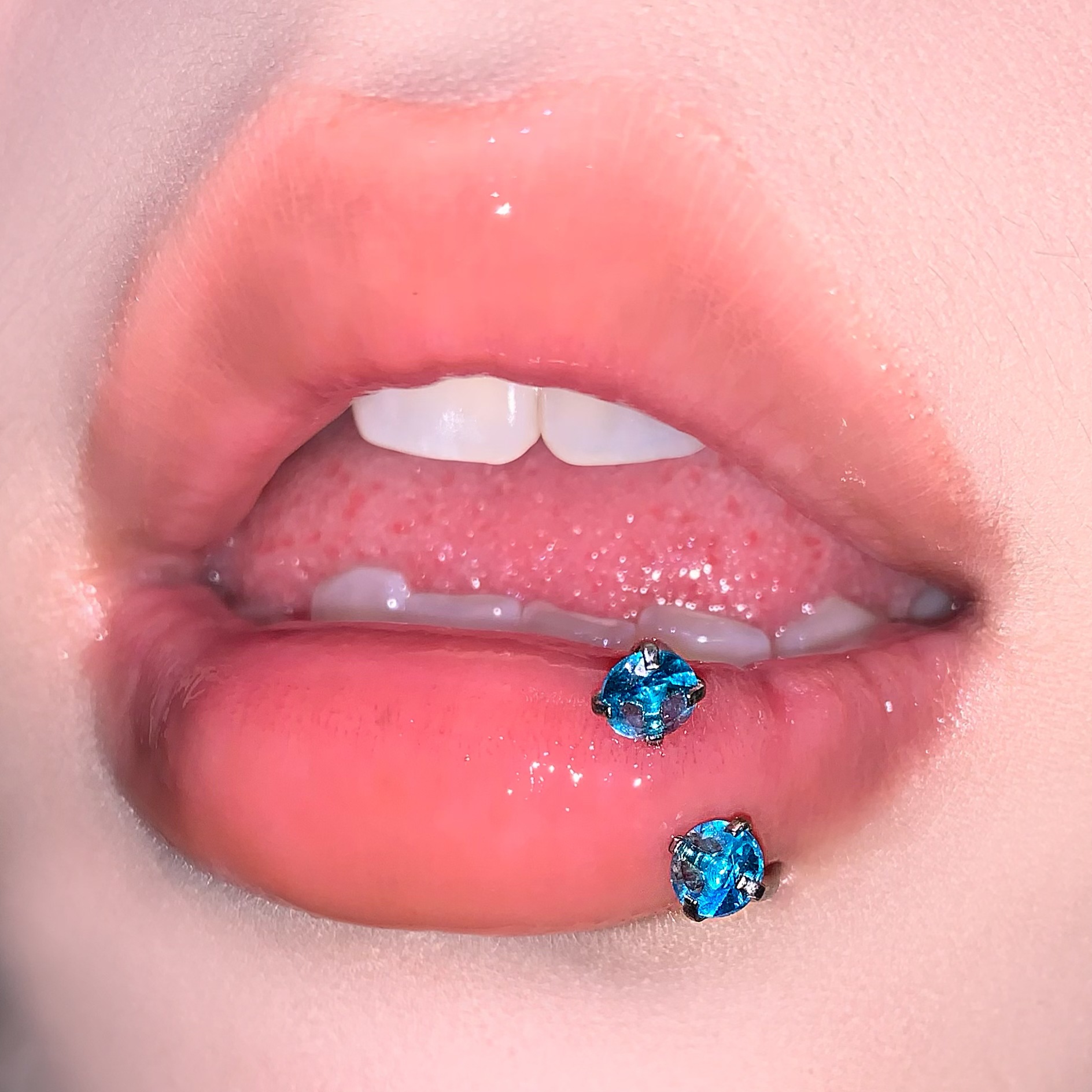Flash Bright Stone Lip Ring Steel Titanium Inner Thread Horseshoe C Ring Lip Piercing Jewelry for Women detail image 13