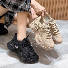 お父さんの靴の女性の春秋の新型のカップルの運動のレジャーの靴の学生の皮の表面の防水の厚い底は靴を高く上げます。