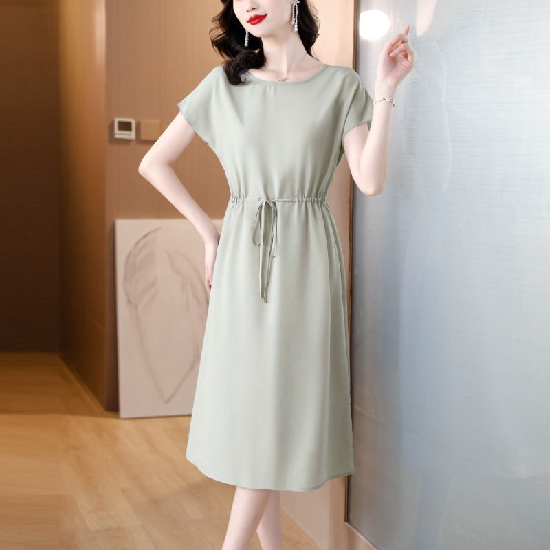High-Quality, Age-Reducing, Plus-Size, Flesh-Covering, Solid-Color, Summer-Style, Elegant Silk Dress for Middle-Aged Women, with a Round Neck and Tie, Mid-Length High-Quality, Age-Reducing, Plus-Size, Flesh-Covering, Solid-Color, Summer-Style, Elegant Silk Dress for Middle-Aged Women, with a Round Neck and Tie, Mid-Length