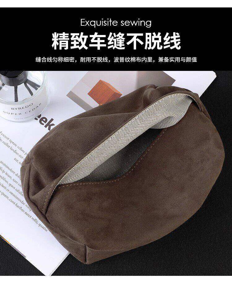 Car-Mounted Tissue Box with Magnetic Attachment for the Car Roof, Automatic Ceiling-Mounted Tissue Box for Car Sunroof, Hanging Type, High-End Car Accessory