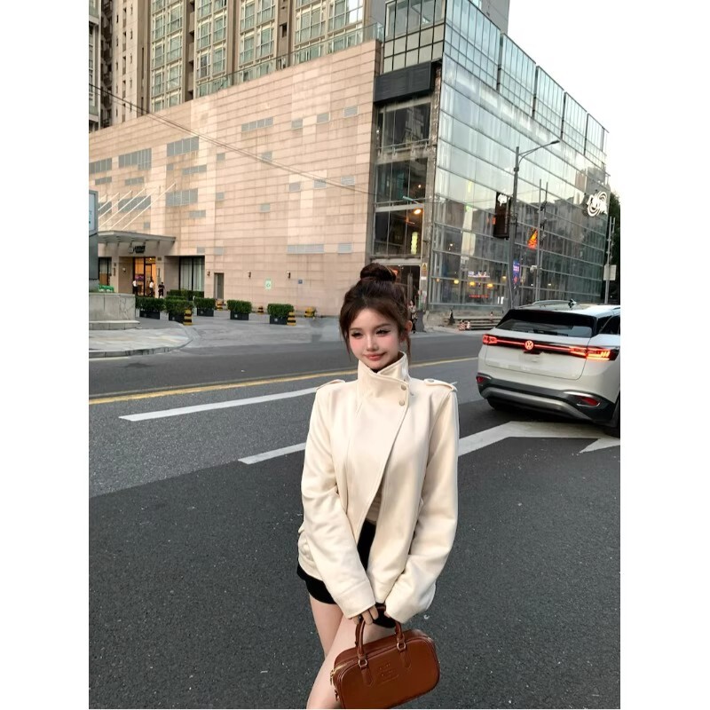 Suede Beige Stand-Up Collar Long-Sleeved Jacket for Women Autum Loose Jacket Motorcycle Jacket Design Elegant Cardigan Top