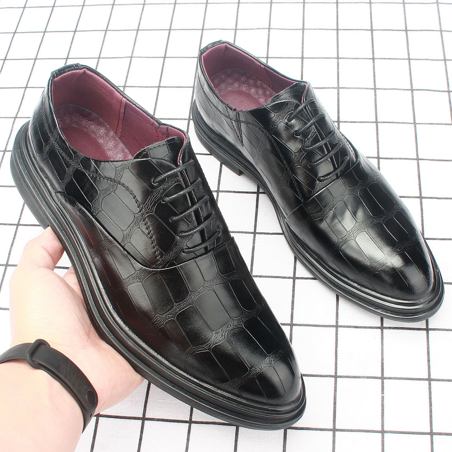 �����¿�Ь���п�Ӣ�׺����ͷ��װƤЬ��ʿ������װ͸����Ь184