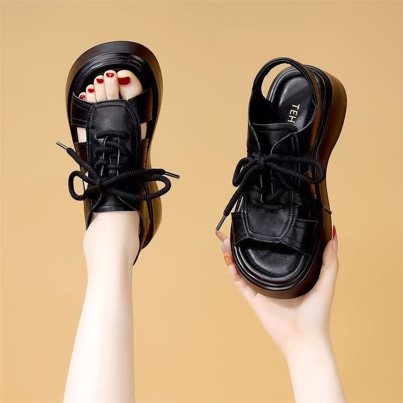 Pequeñas sandalias de cordón de altura para mujeres 2026 verano nueva moda de sandalias de playa flexibles