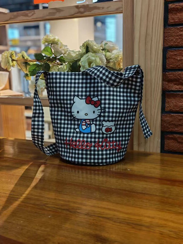hello Kitty女士单肩水桶包红格子黑格子包包格纹kt斜挎单肩包女|undefined