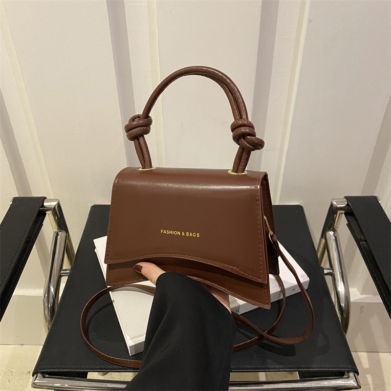 Personalidad, tendencia, moda, temperamento simple, 2025, nuevo estilo retro coreano, casual, mensajero de un solo hombro, bolso cuadrado pequeño portátil