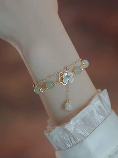 春日海棠天然和田玉铃兰花双层手链女新中式白蝶贝小花高级感手饰