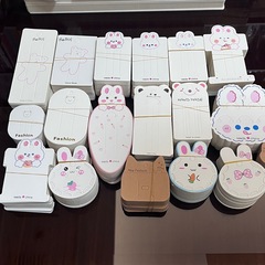 About a hundred cute cartoon animal cards wholesale bear card rabbit card cat card hairpin scratcher card head