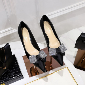 172-3 Korean Spring and Autumn OL Commuter Shoes Low Heel Fashion Pointed Rhinestone Bowknot Versatile Mid Heel