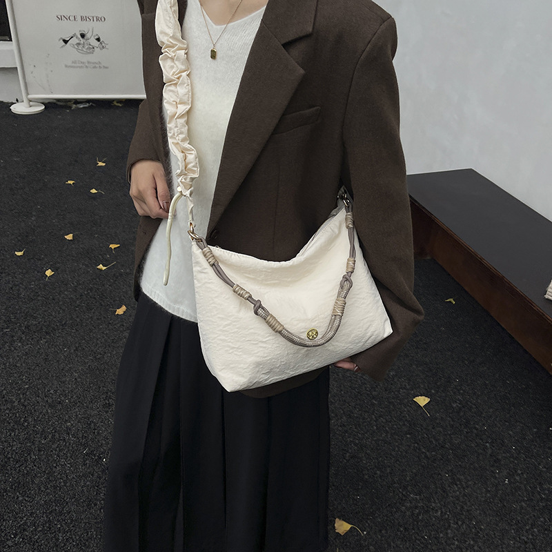 2026 Luxury Niche Design Pleated Casual Bag For Women, Trendy Single Shoulder Crossbody Cloud Bag Wholesale