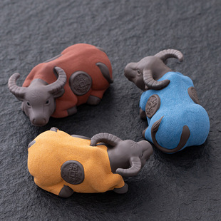Ceramic tea pet cow boutique colored sand Pottery handmade tea set accessories purple sand decoration lucky cow twist Qiankun