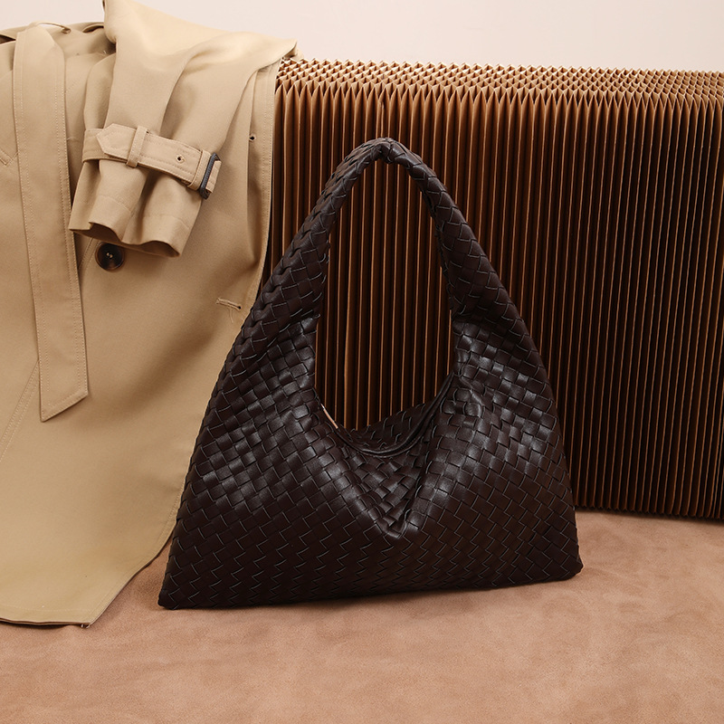 AliExpress cross-border best-selling woven bag, large capacity commuter bag, dumpling bag, women's fashion and simple tote bag, 2026