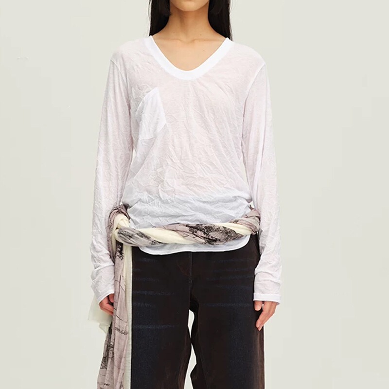 Korean-Style Relaxed Pleated Texture V-Neck Long-Sleeve T-Shirt for Women, Thin Semi-Transparent Pocket Blouse for Commuting Layering Korean-Style Relaxed Pleated Texture V-Neck Long-Sleeve T-Shirt for Women, Thin Semi-Transparent Pocket Blouse for Commuting Layering