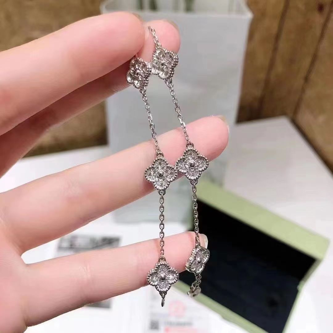 Dörd Yarpаq Yonca Qolbaq, Tam Brilliantlı, 18K Ağ Qızıl Suyunda