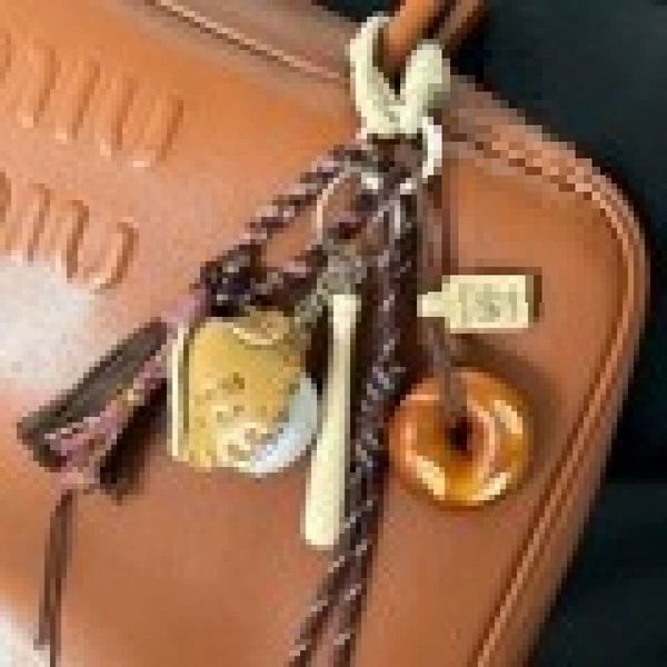 Brown Beago Bread M wind pendant (spot)
