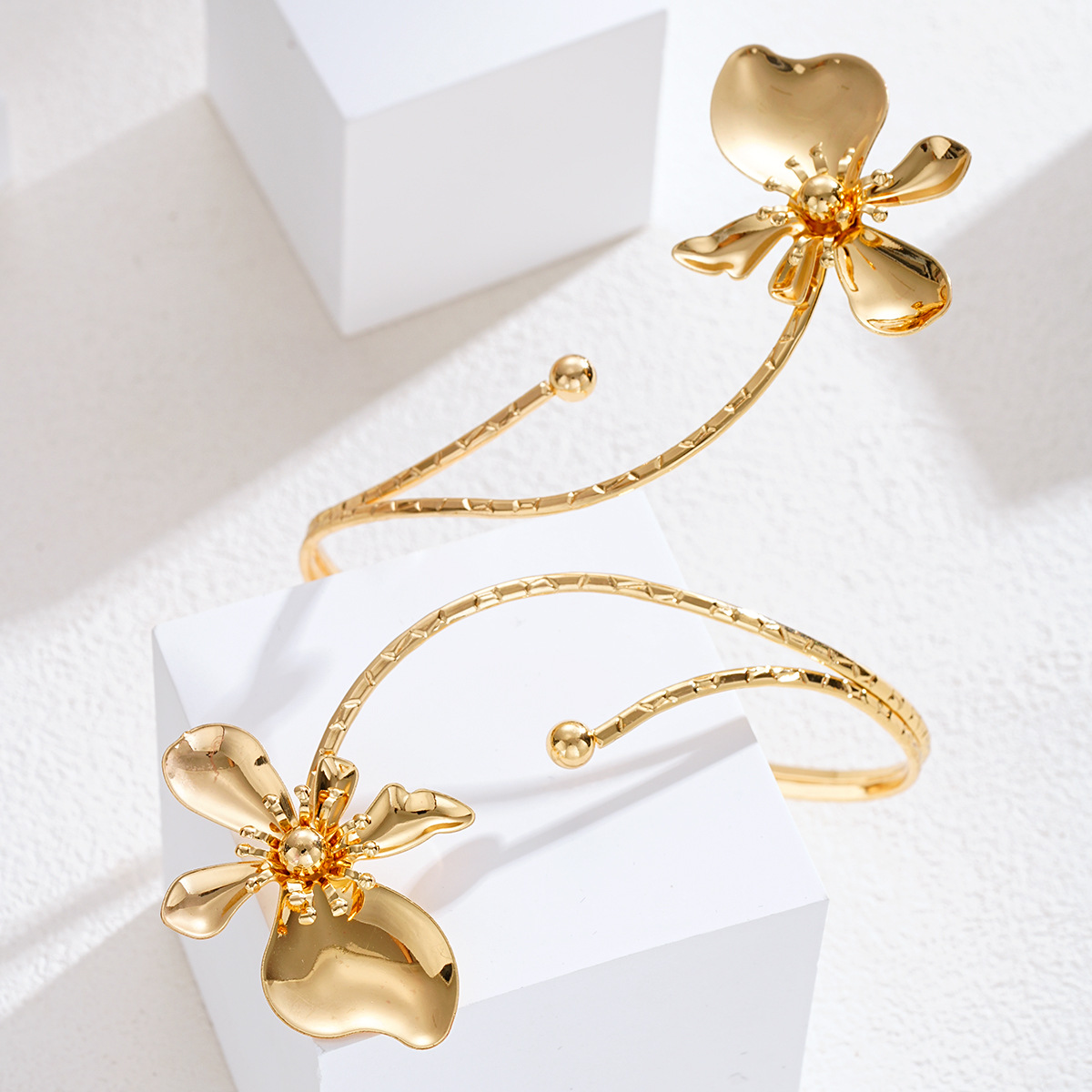 Han Zhi Shang cruzado Europa y América venta caliente bohemia flores de metal goteo flores abiertas joyerías brazaletes mujeres image 5
