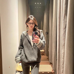 海军领灰色毛衣女秋季穿搭慵懒学院风撞色条纹设计感针织开衫外套