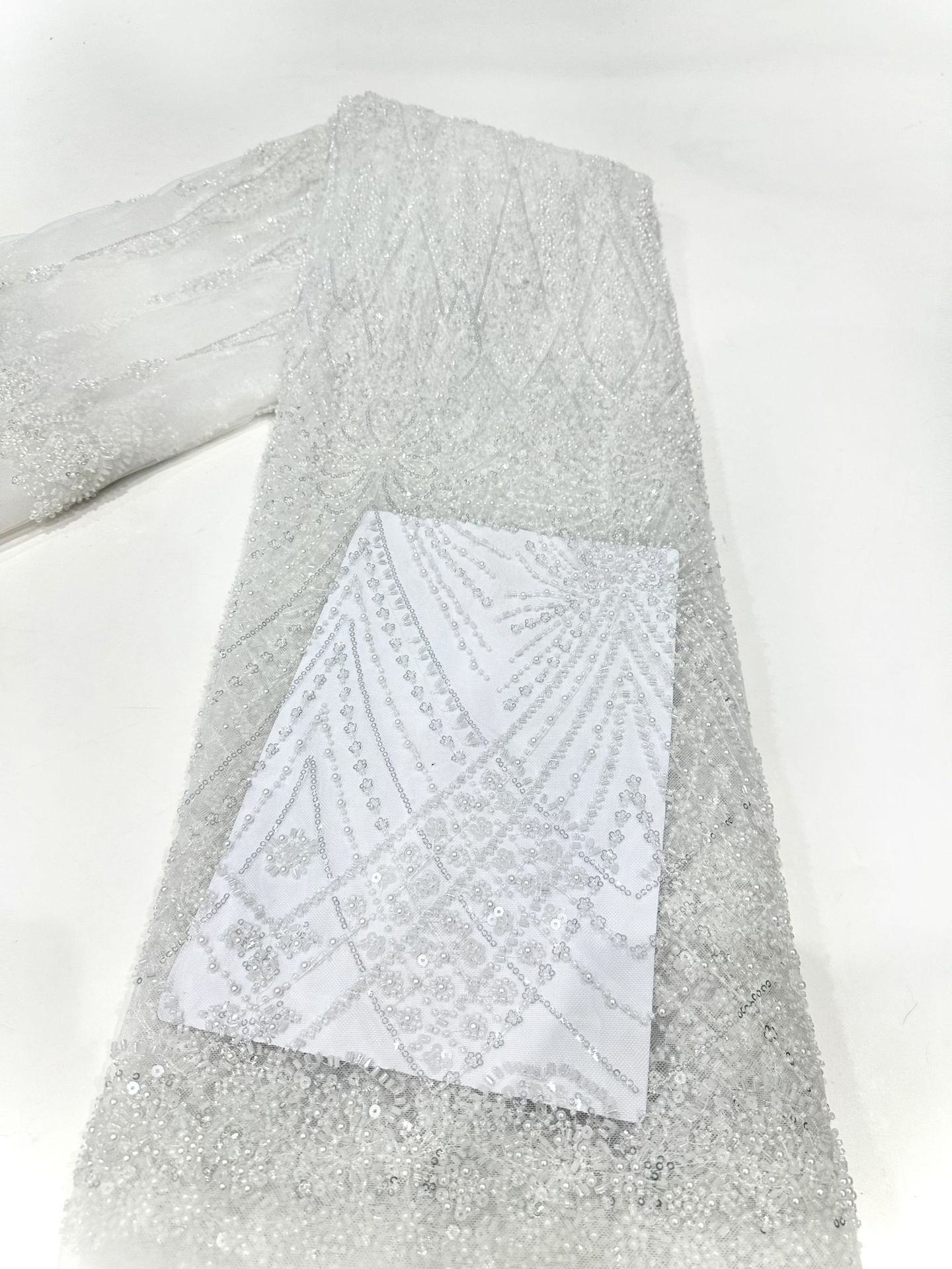 Tubo de perlas bordado por computadora bordado de lujo vestido de boda modelo de vestido de mujer falda de tela de corte comercio exterior transfronterizo