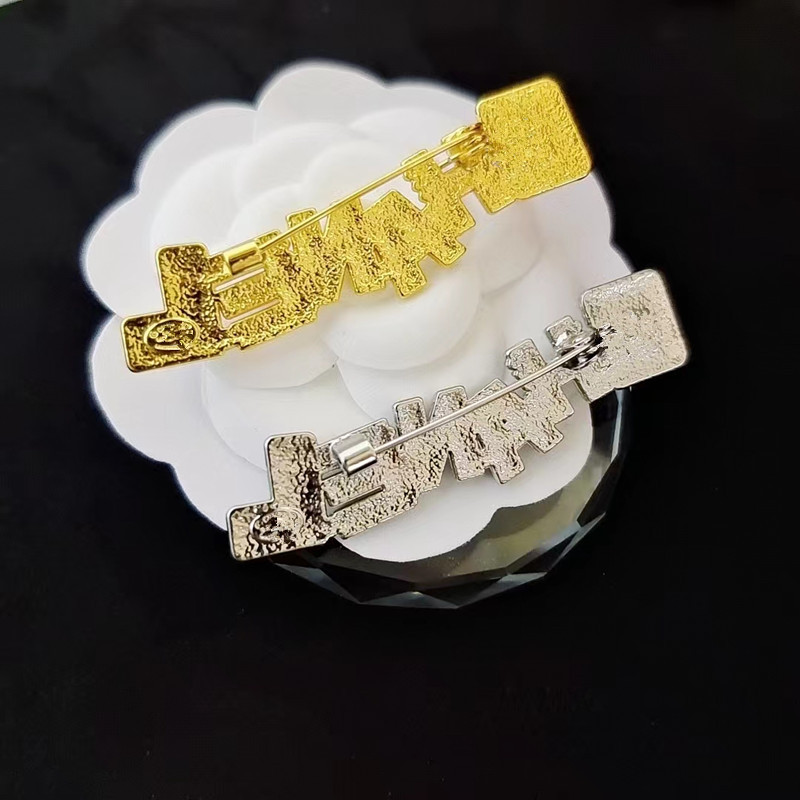 High quality full letter brooch double enamel color craft pearl colored diamond pin small incense pin shoes clothing bags pin buckle