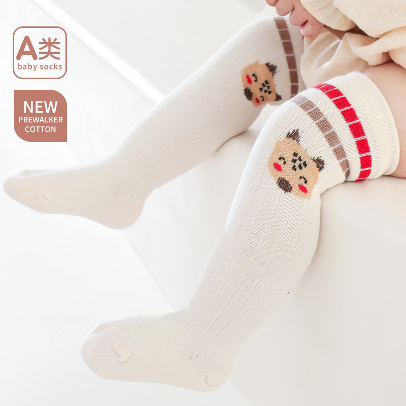 2025 otoño e invierno nuevas medias de bebé coreanas estilo universitario calcetines de pantorrilla para niños calcetines altos para estudiantes de animales a rayas
