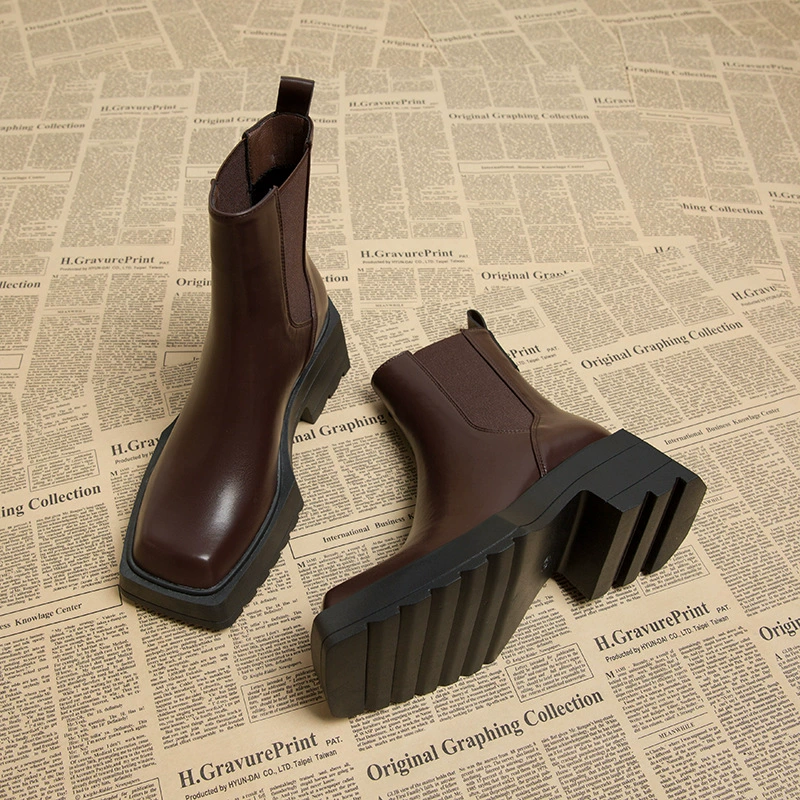 Ботинки для женщин 7123-1 Весна-Осень 2025 Новые платформенные челси коричневые короткие ботинки.