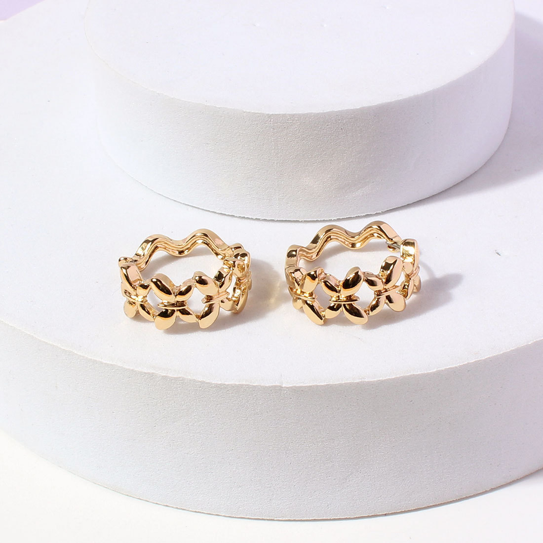 Retro Solied Color Butterfly Shaped Hollowed Alloy Hoop Earrings Wholesale display picture 2