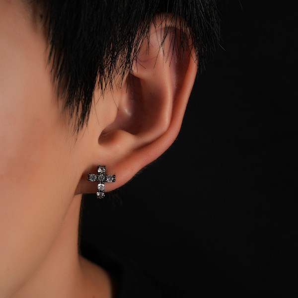universal fashionable design earrings with zircon