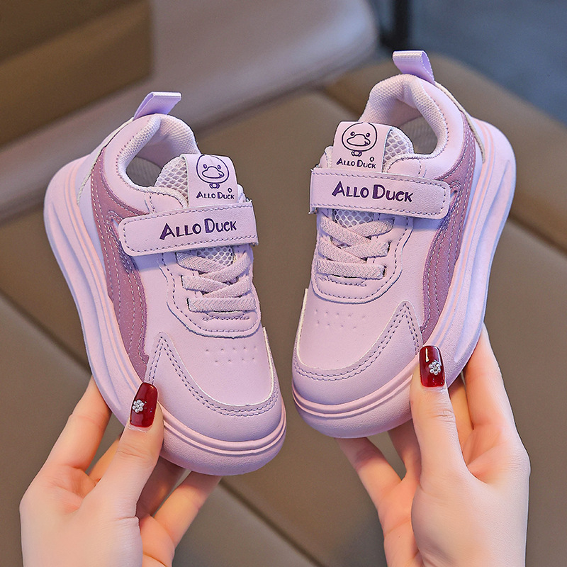 Zapatos blancos para niños y niñas 2025 primavera y otoño nuevos zapatos zapatos casuales antideslizantes para niños zapatillas de deporte de suela blanda para bebés