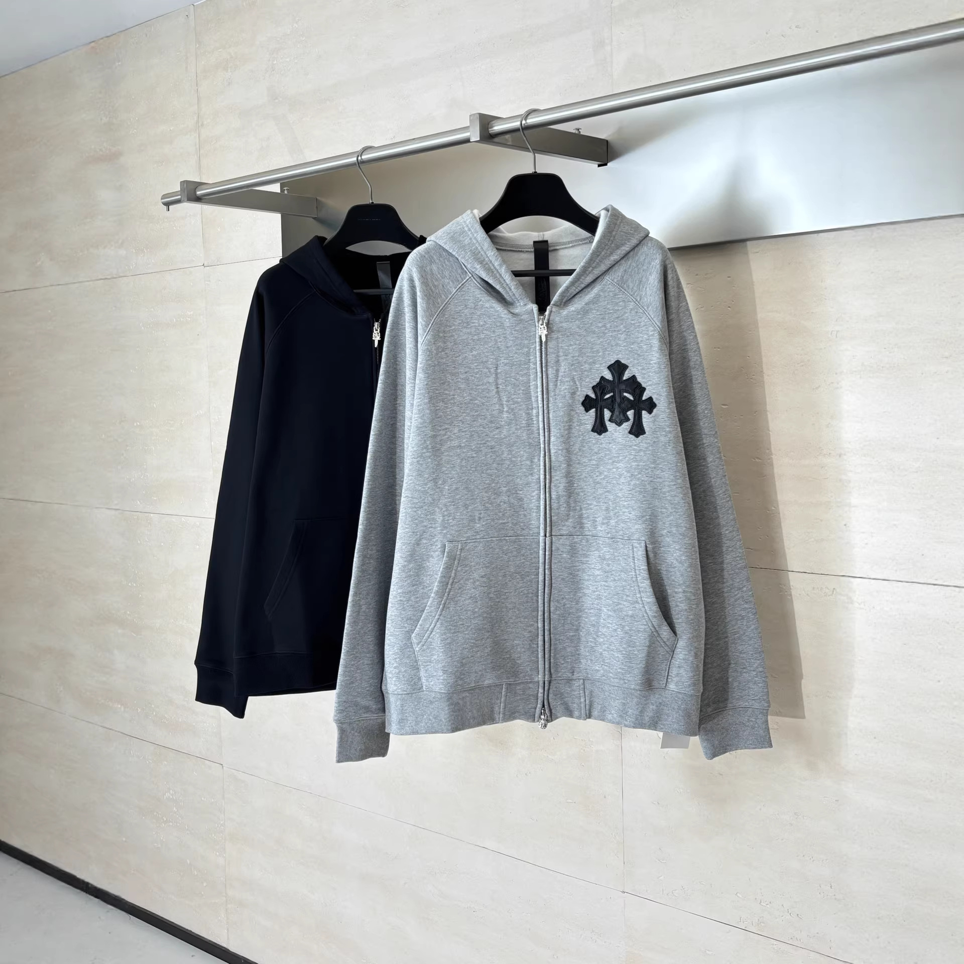 Kapüşonlu fermuarlı unisex sviter, boş kəsikli