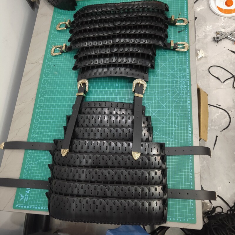 Black Armor Chest and Back Armor with Armor Thickness of 0.8 Plus Leather Lining, the Price of Two Pieces of Chest and Back Armor